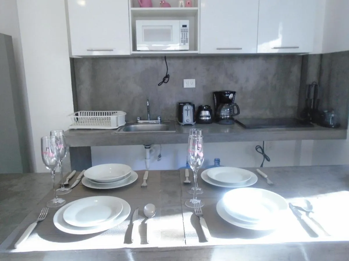 Casa Linda Isla-Flamingo-Shared Pool Apartment Isla Mujeres